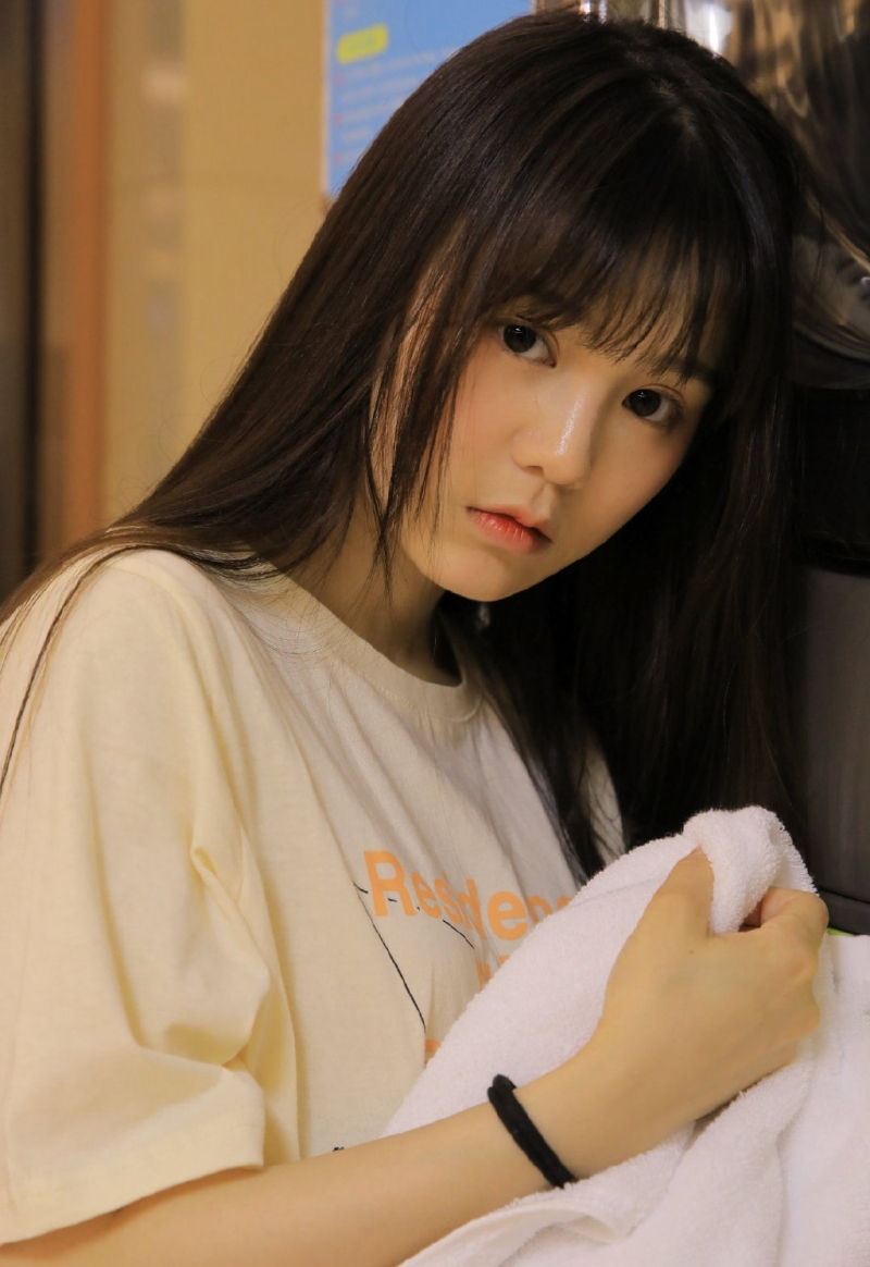 元气妹妹身姿曼妙迷人美女图片