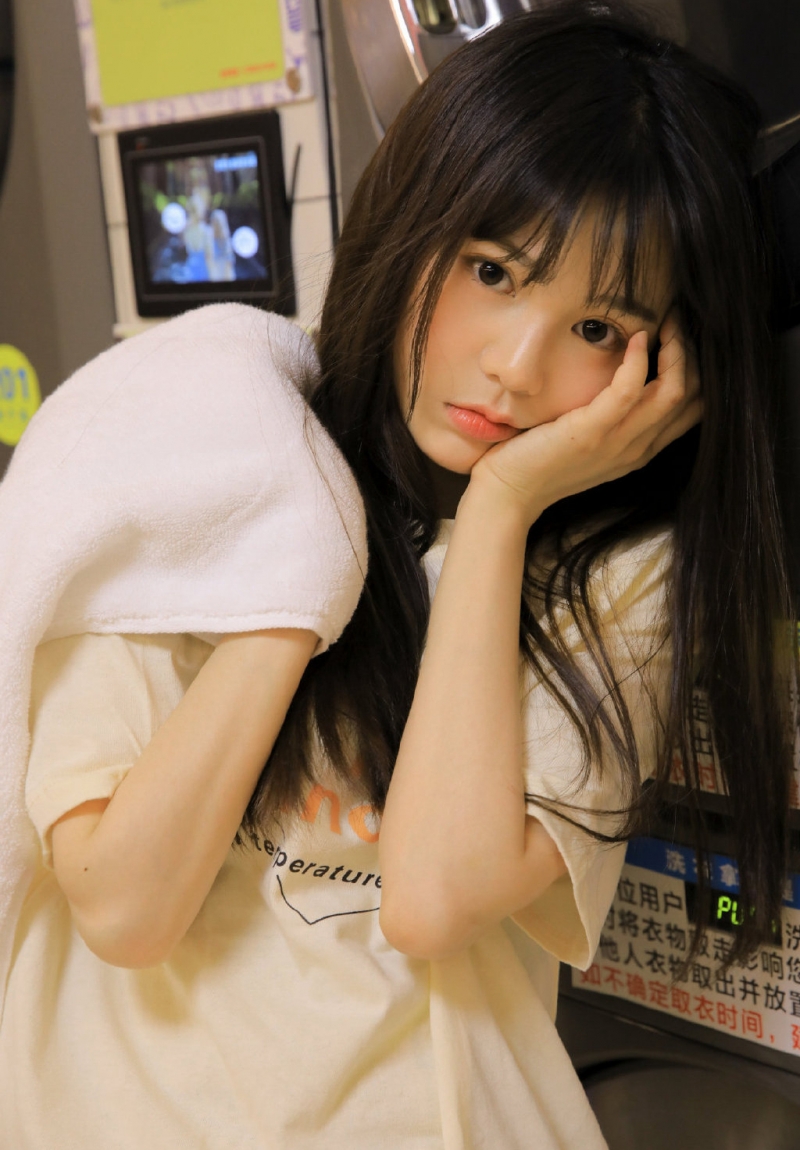 元气妹妹身姿曼妙迷人美女图片