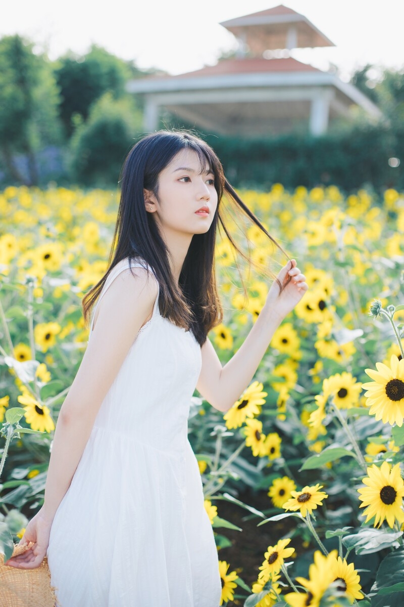 90后文艺美人花海高清写真集