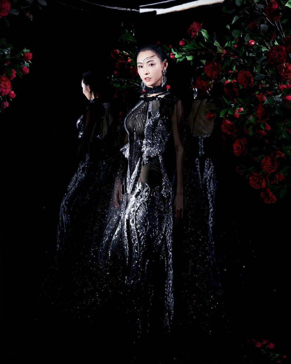 张柏芝精致妆容蛋糕裙造型彰显优雅气质写真大片