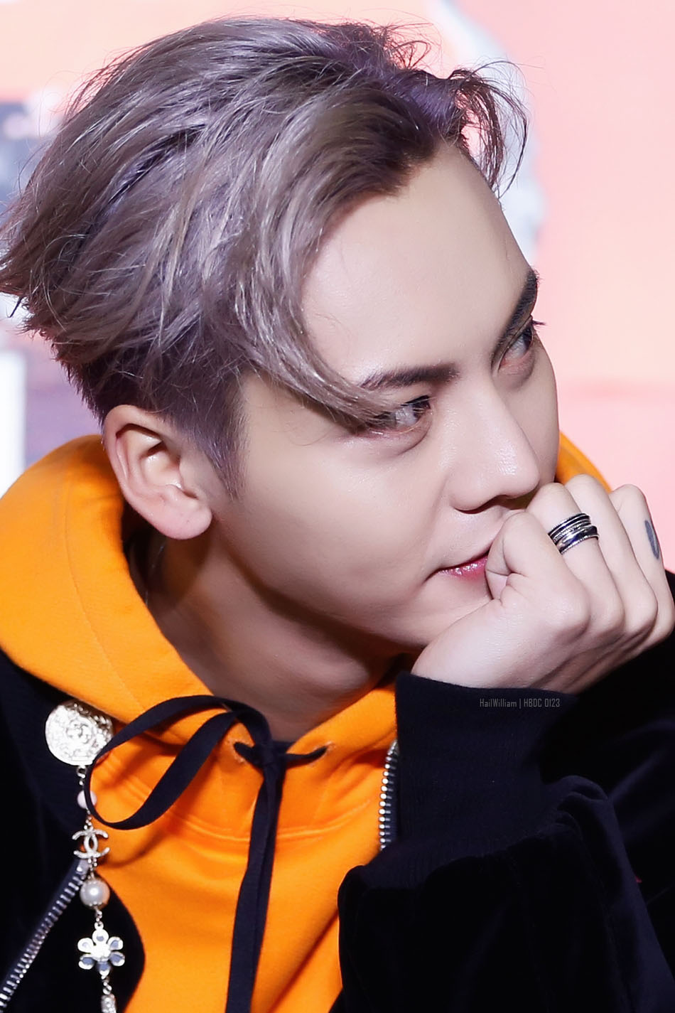 陈伟霆银色短发造型图片 美颜暴击尽显利落帅气