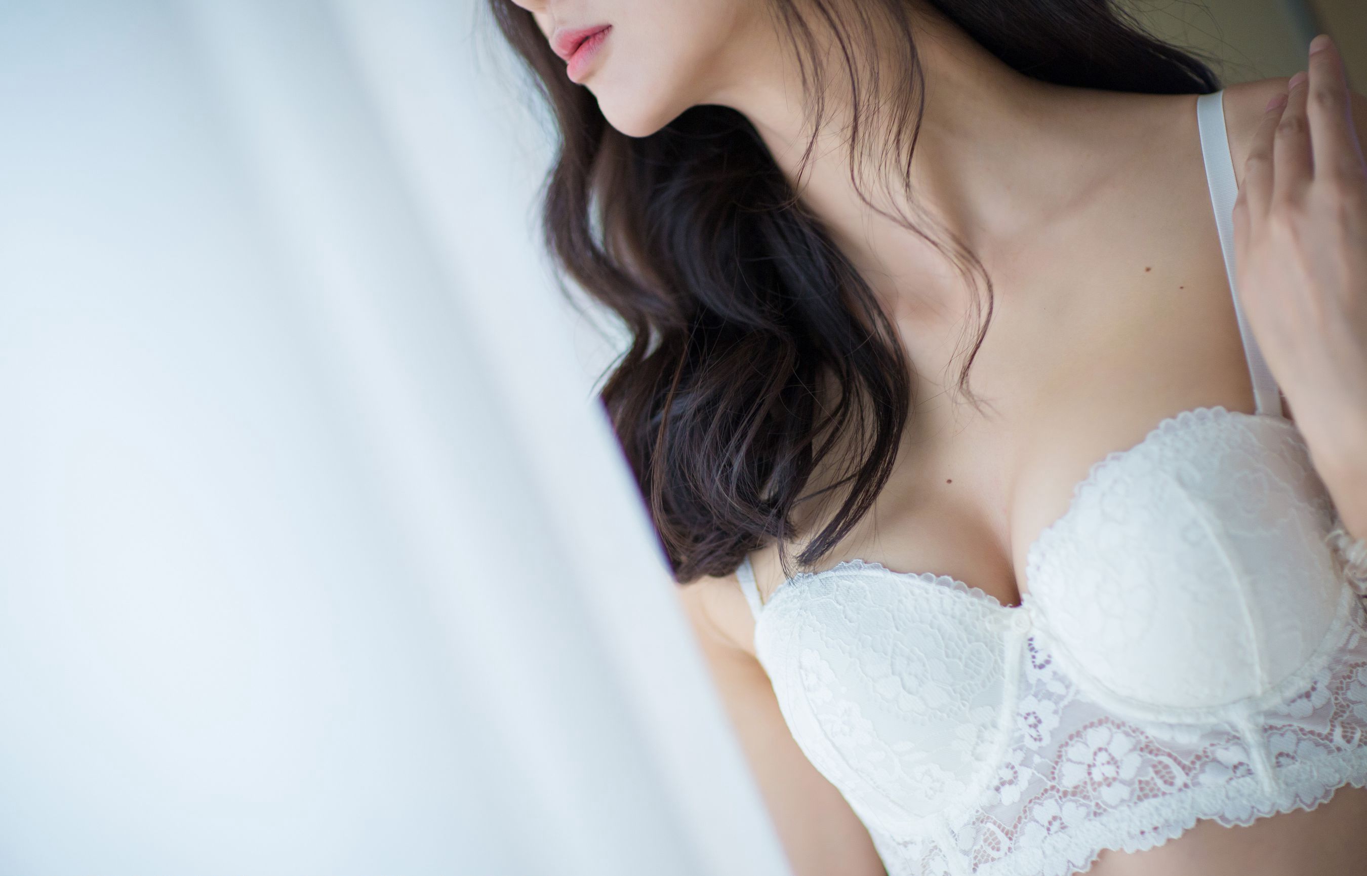 极品甜美少妇私房吊带白丝美腿性感诱惑图片