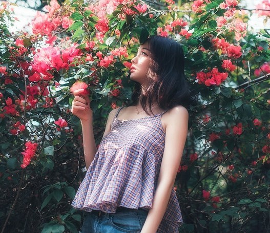 和服美女白色内衣半裸上阵丰满乳房性感美腚写真