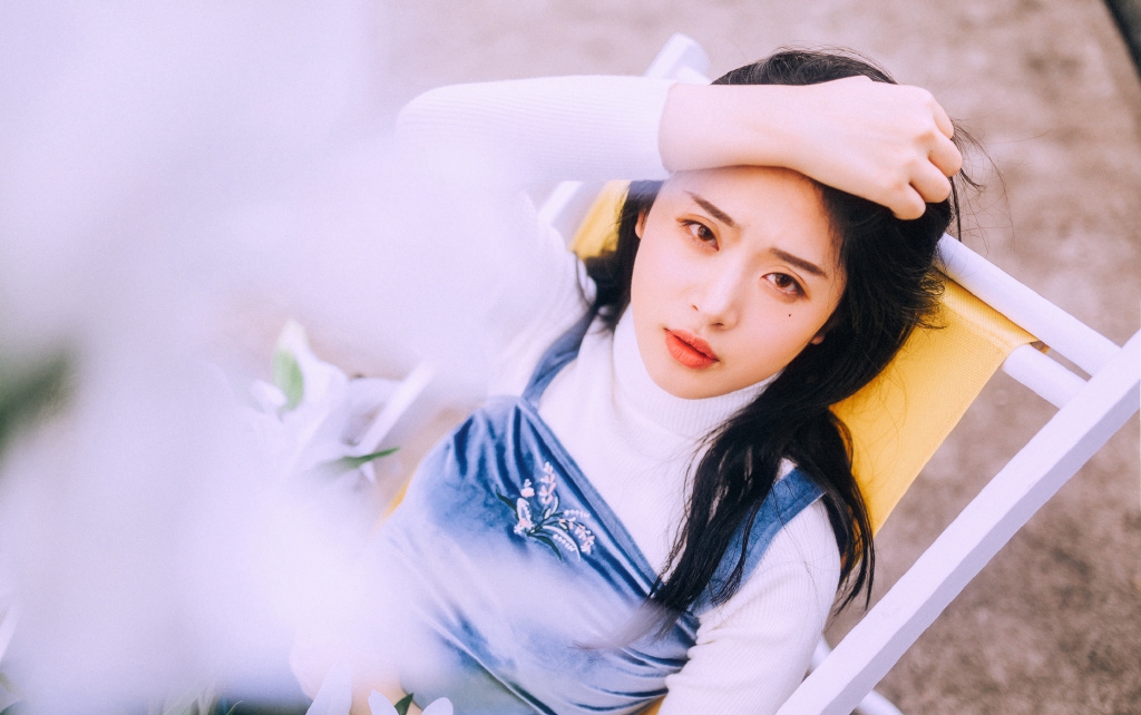 大胸女孩内衣私房照