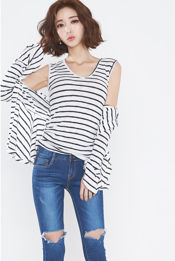 牛仔裤高挑骨感短发气质美女