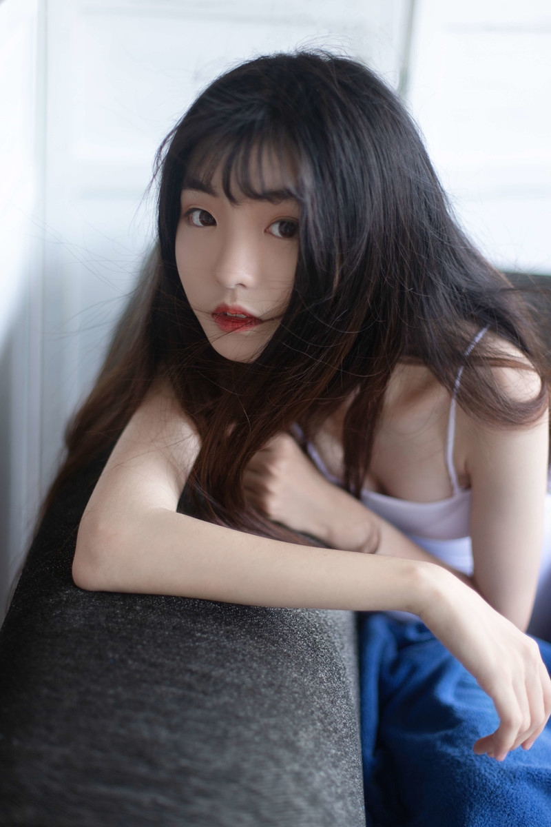 连体衣美少女妩媚妖娆私人拍摄