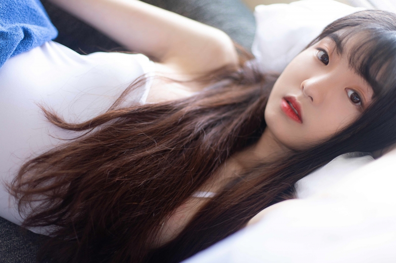 连体衣美少女妩媚妖娆私人拍摄