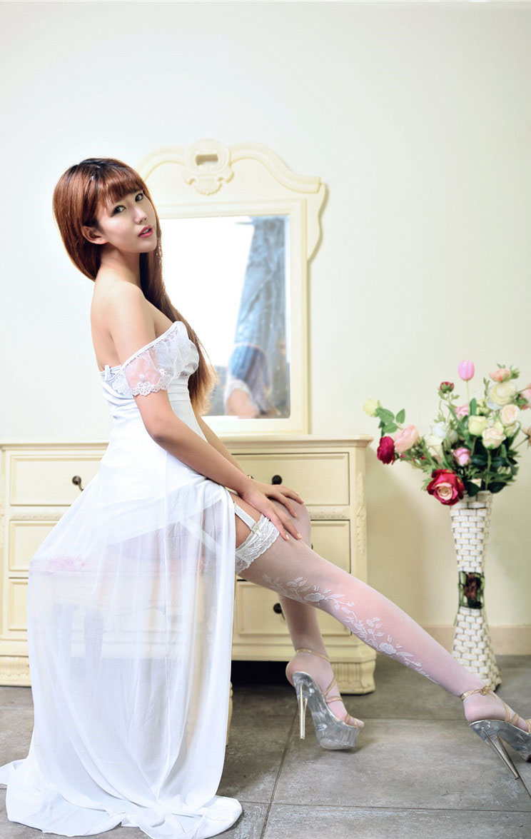 情趣黑丝高挑少妇模特丝袜诱惑写真图集