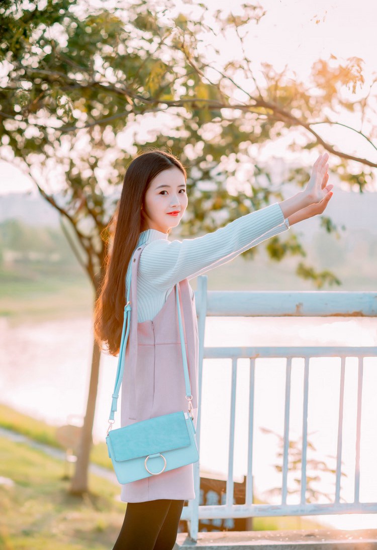 情趣黑丝高挑少妇模特丝袜诱惑写真图集