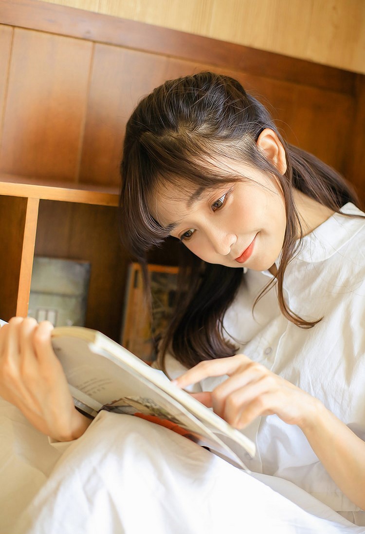 Beautyleg白丝细腿美女超短警服诱惑