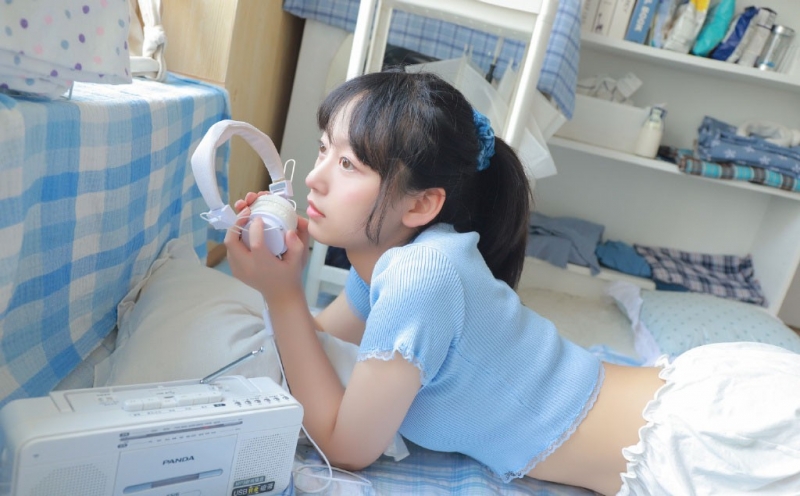 细腰小美人顾盼生姿唯美艺术照