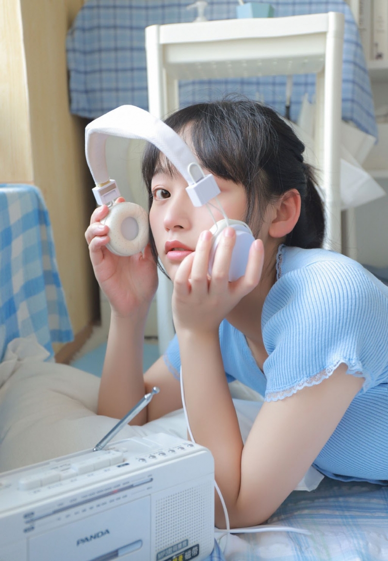 细腰小美人顾盼生姿唯美艺术照