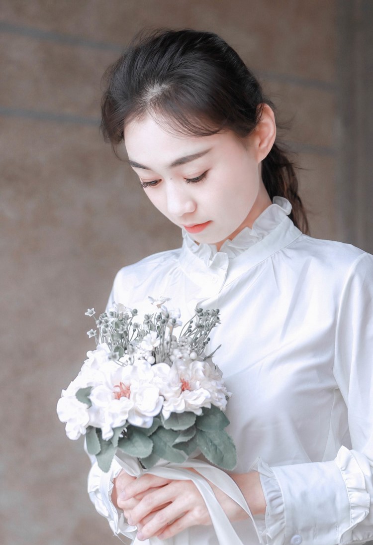 御姐美女极致惹火春光无限性感写真