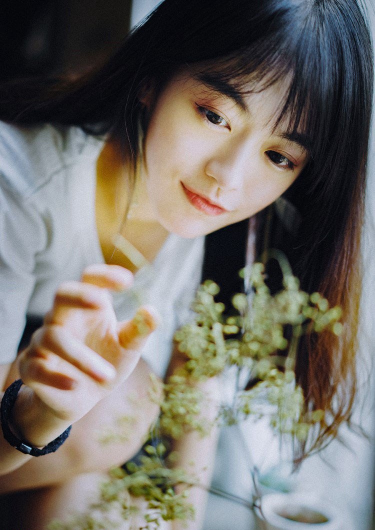 御姐美女极致惹火春光无限性感写真