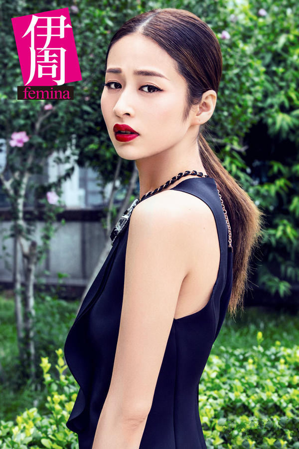 颖儿拍时尚封面大片 红唇冷艳魅力十足