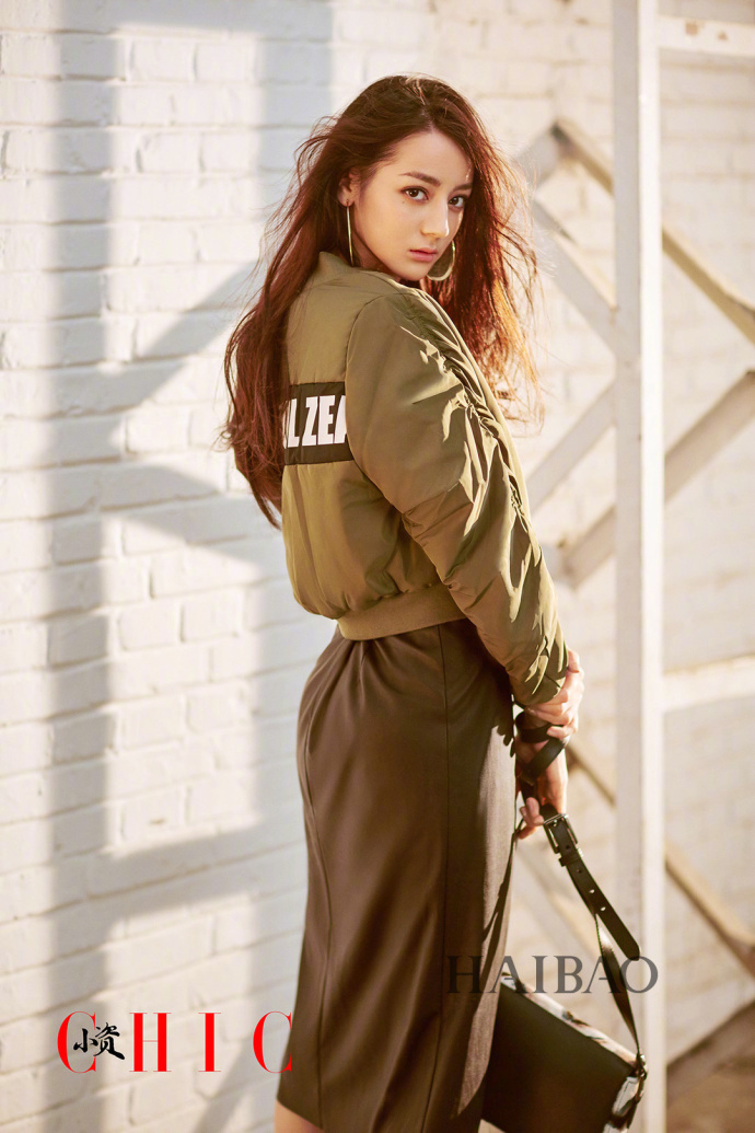 迪丽热巴时尚写真 她的颜值我是服气的