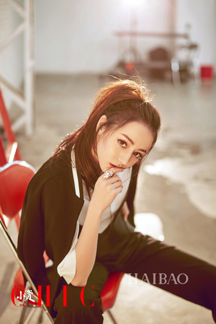 迪丽热巴时尚写真 她的颜值我是服气的