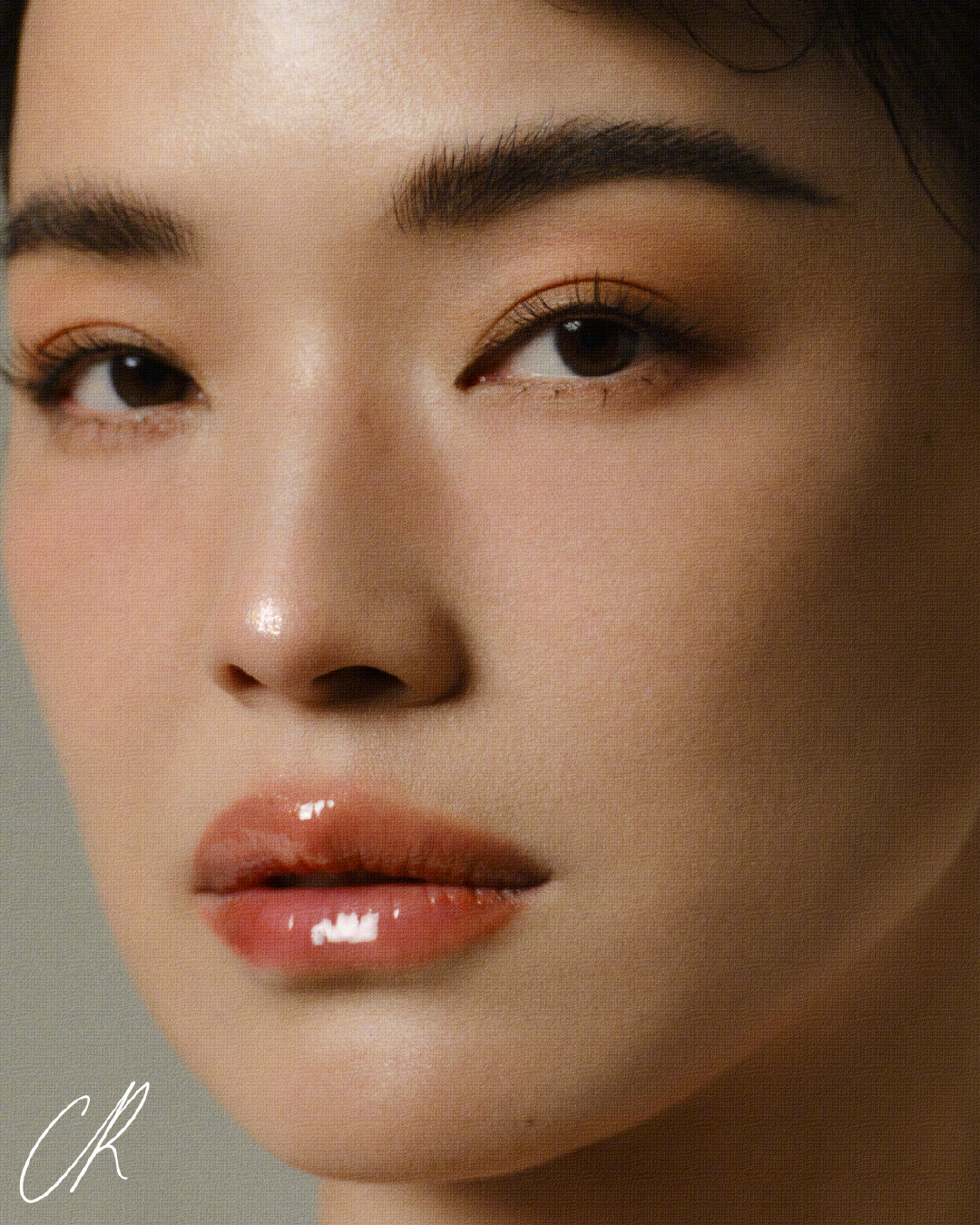 舒淇眉眼精致眼神澄澈杂志写真