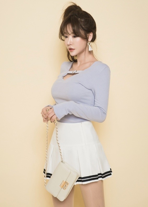 极品乳神易阳OL制服高跟黑丝令人想入非非美女图片