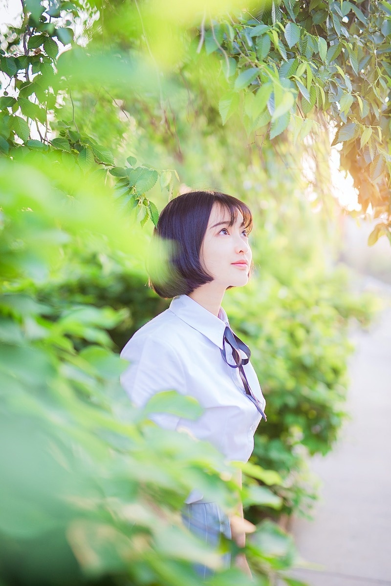 极品嫩模周于希学生装黑丝袜直男控福利摄影