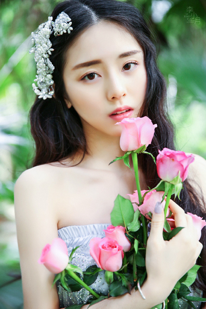 极品嫩模周于希学生装黑丝袜直男控福利摄影