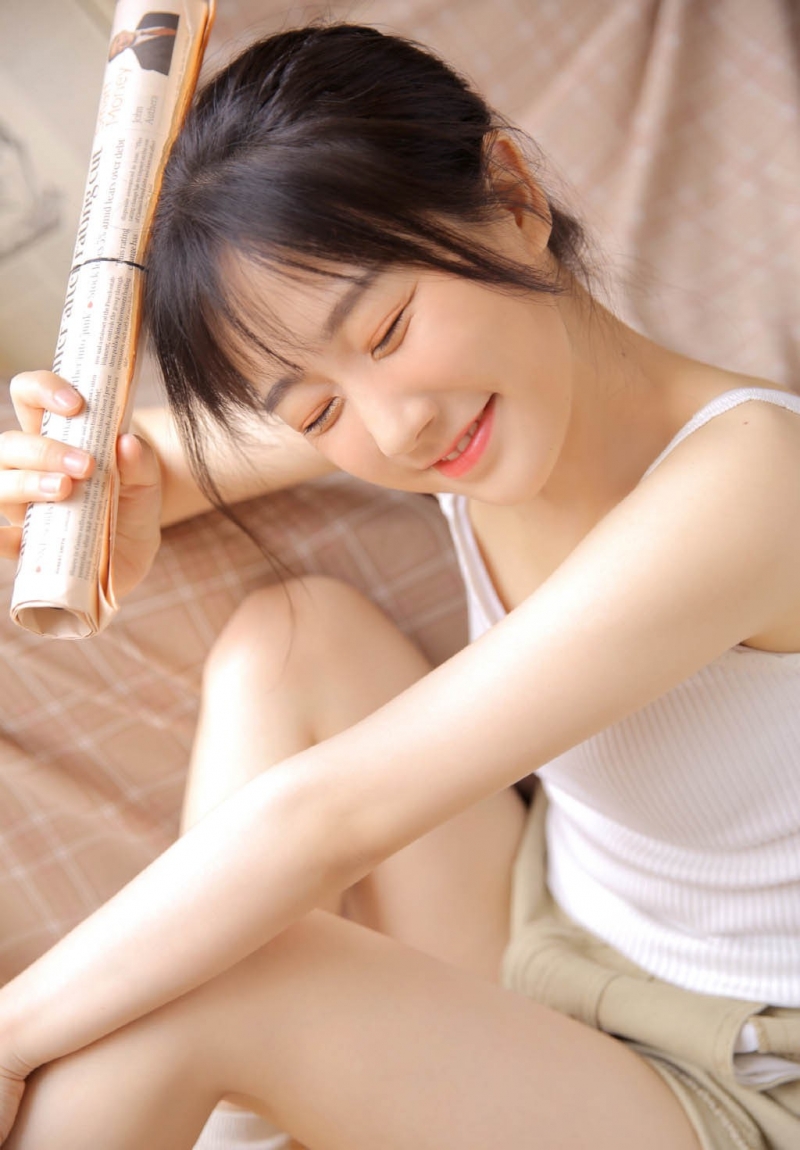 清纯mm乌发红唇高甜艺术写真