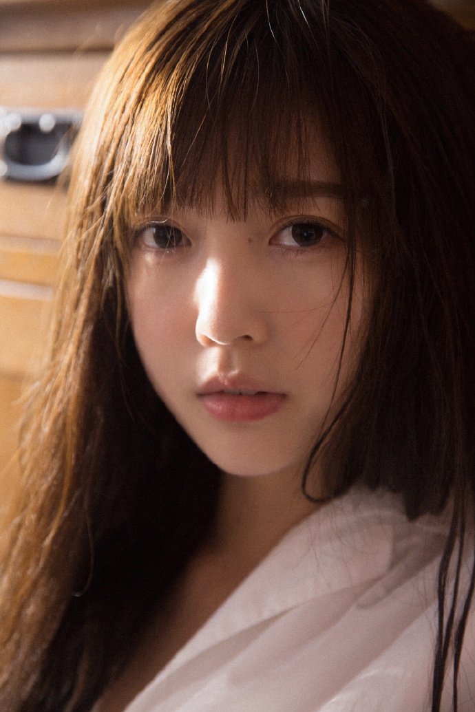 齐刘海小姐姐漂亮脸蛋私房写真