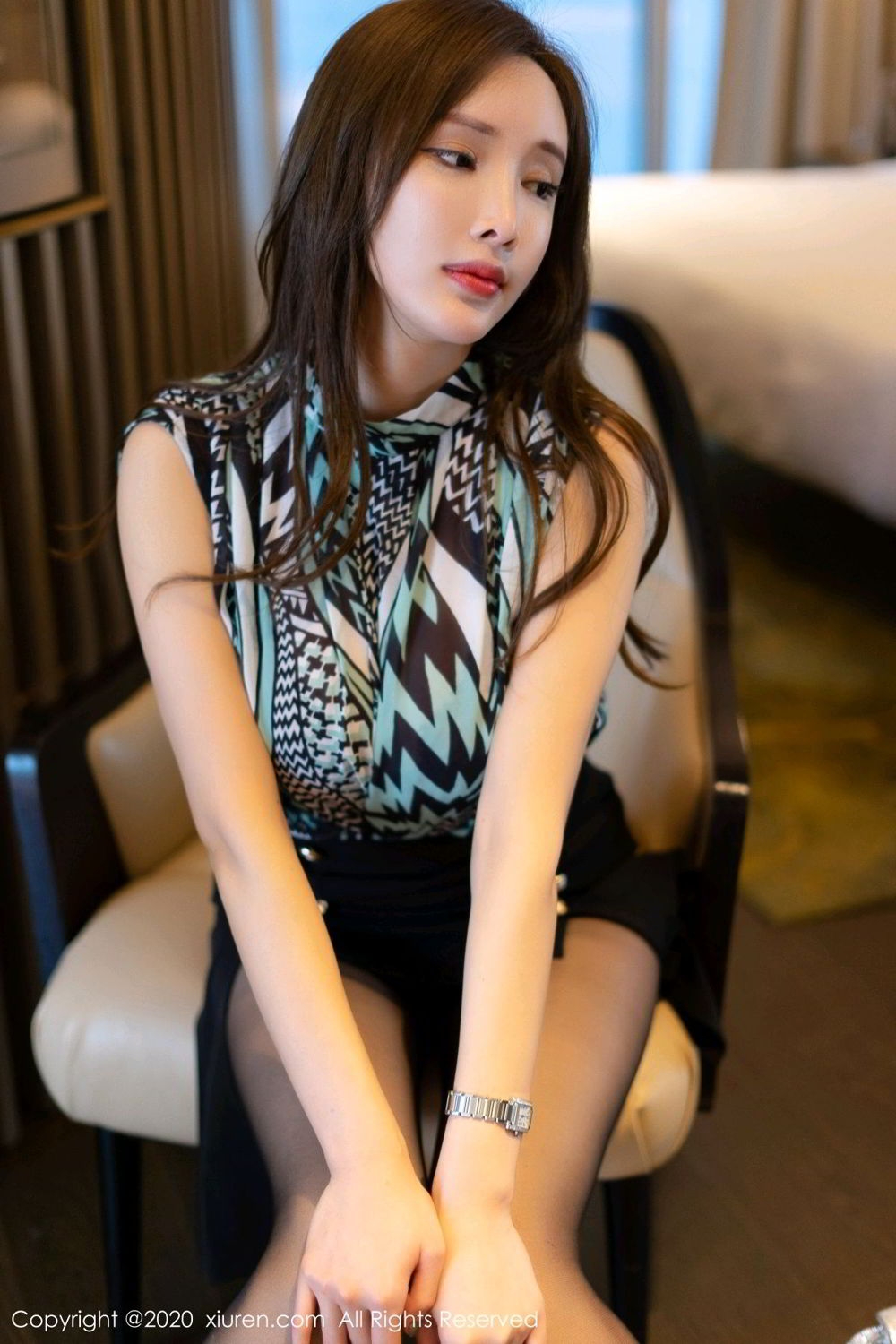 高跟美女少妇黑丝美腿诱惑套图