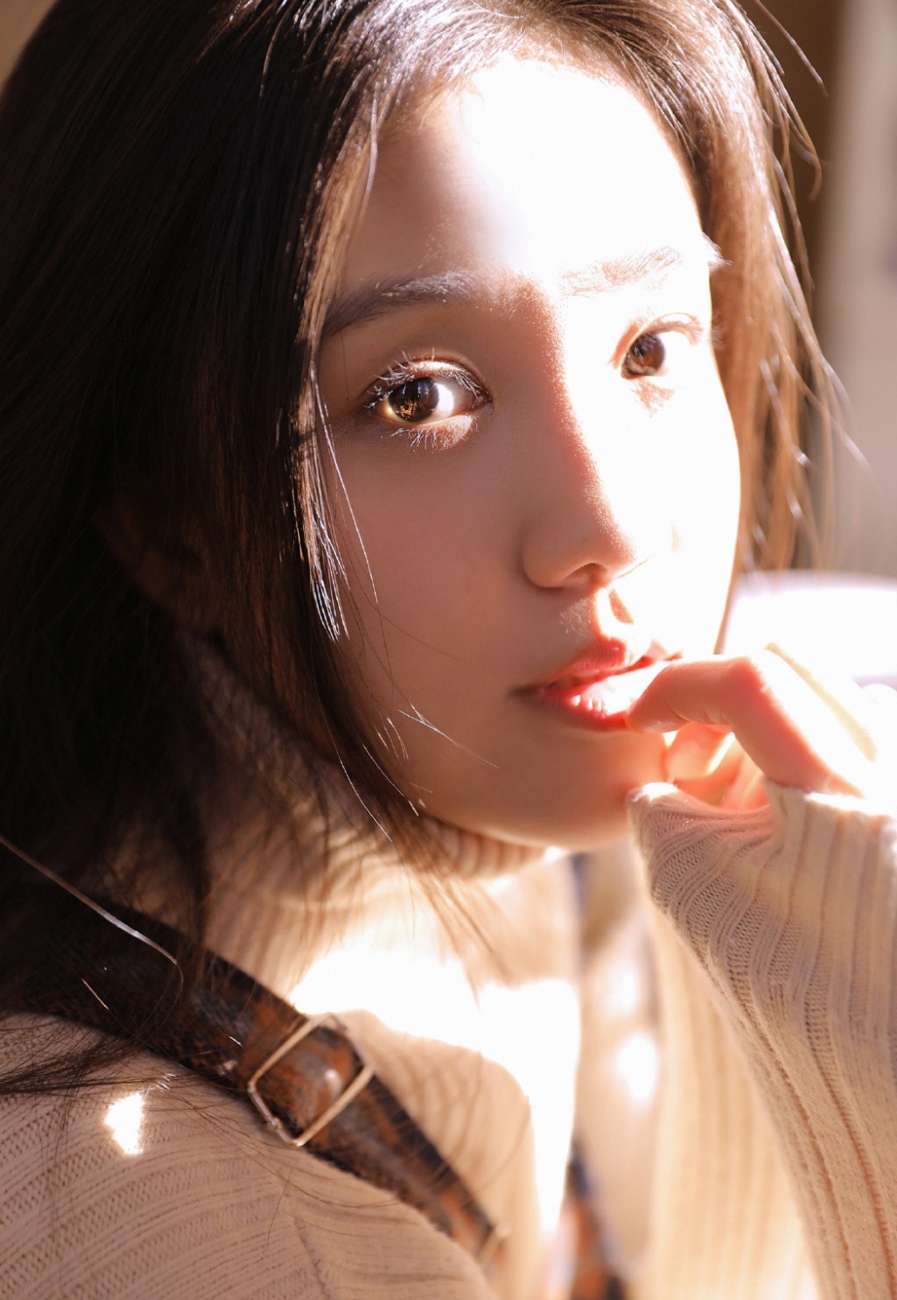 网红美女乖巧可人居家日系文艺人体欣赏写真