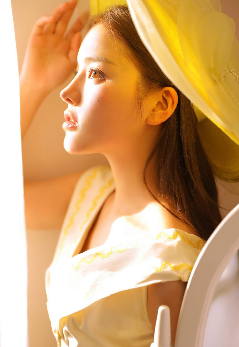 网红美女乖巧可人居家日系文艺人体欣赏写真