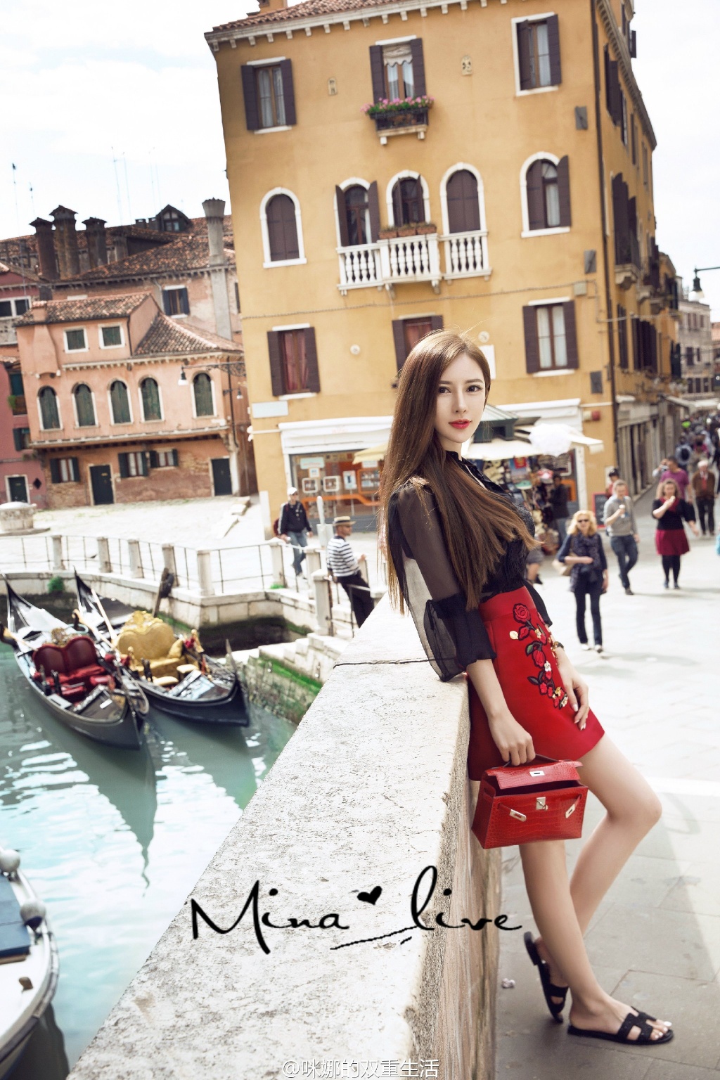 瓜子脸网红美女咪娜游玩写真