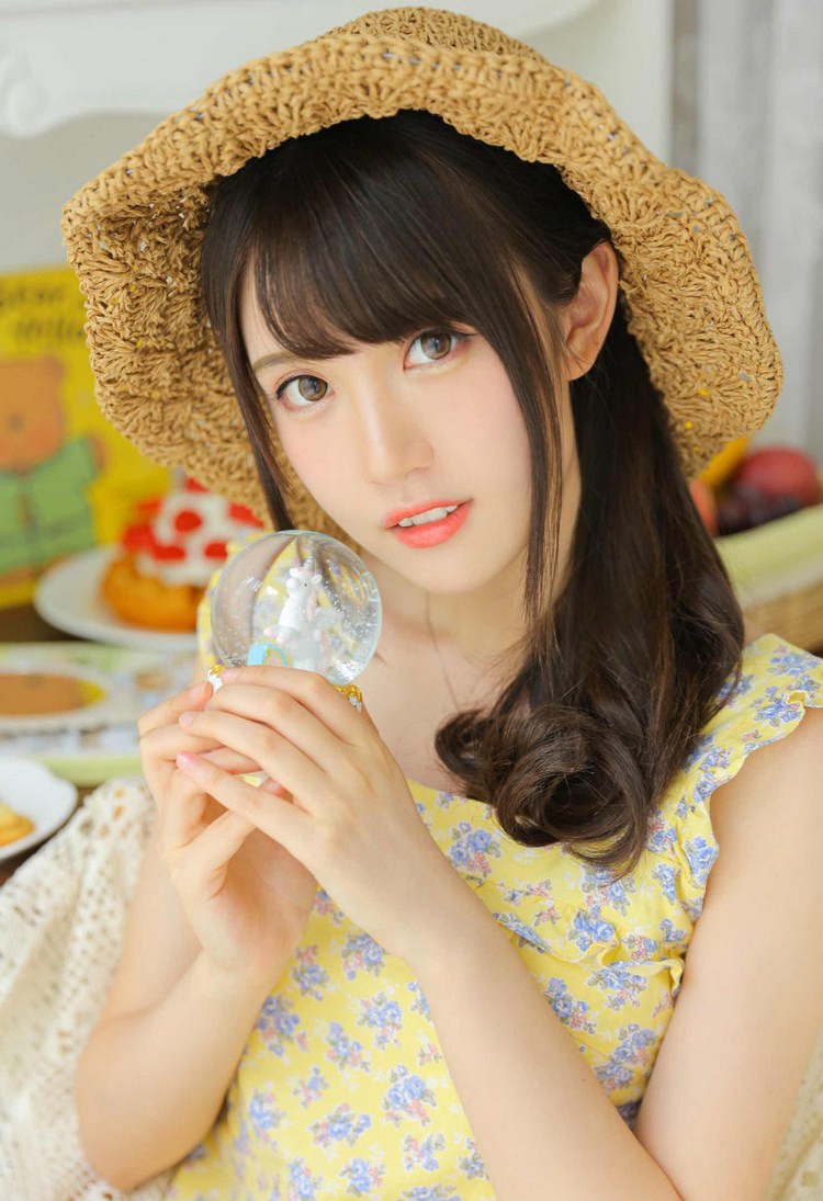 90后26岁美女床上千娇百媚性感诱惑写真