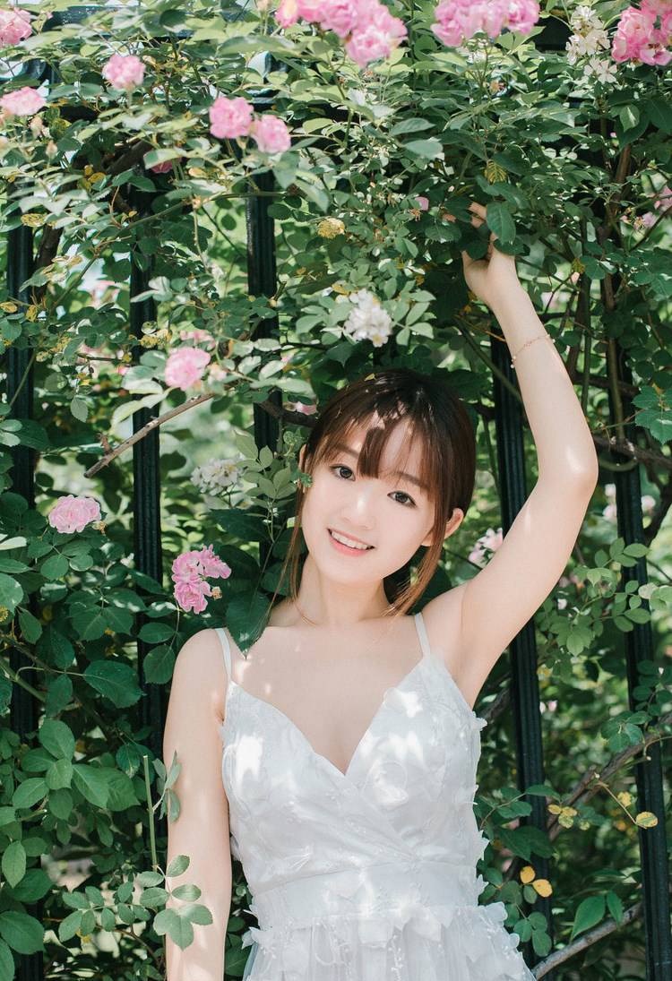 小蛮腰长腿丝袜美女皮裤超短