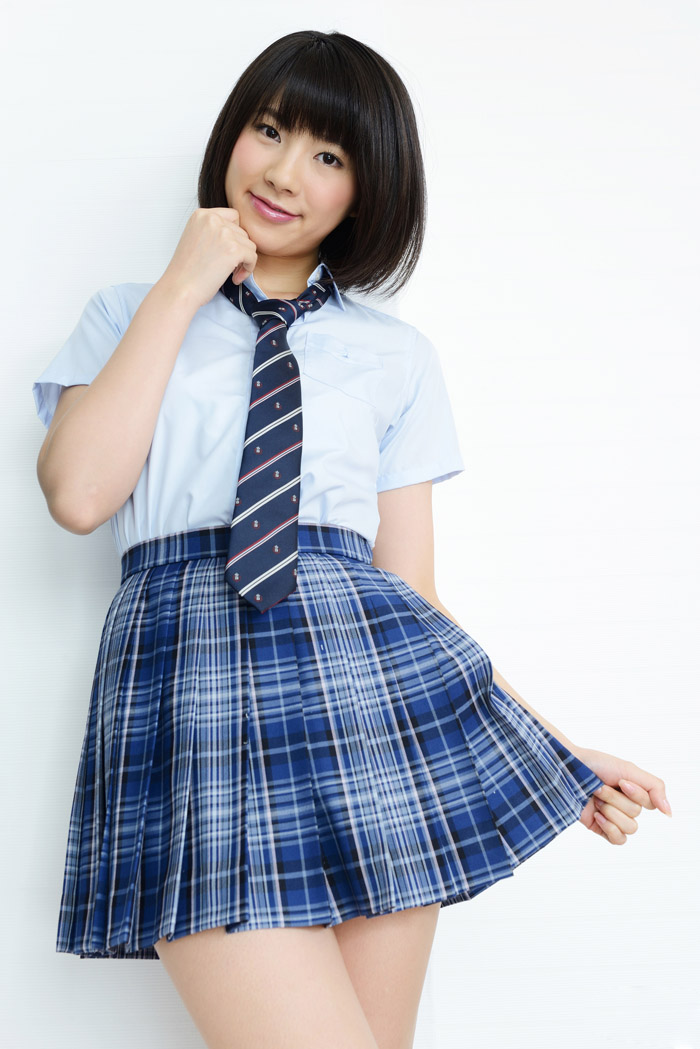 丰满性感的巨乳波霸美女紧身包臀裙黑丝性感写真摄影