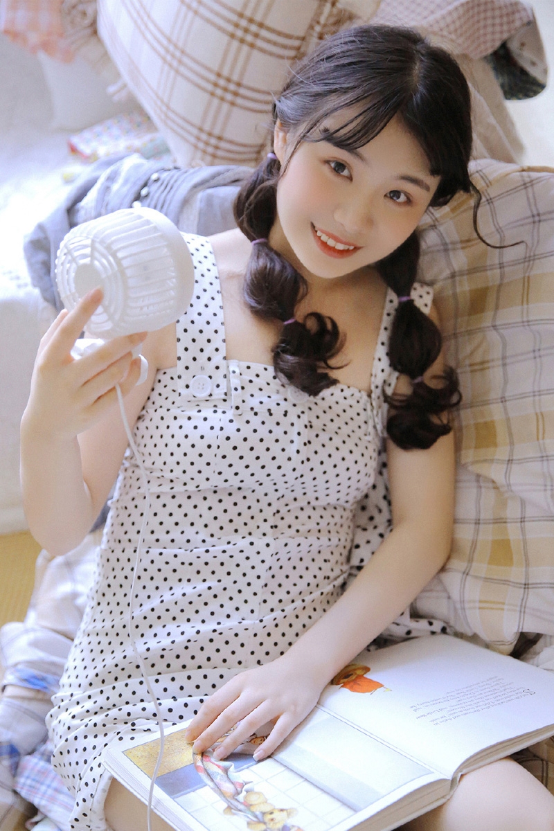 小清新美少女白丝美腿精选图片