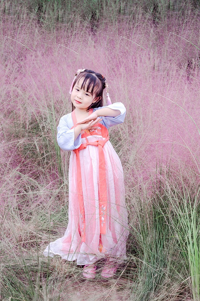 古装汉服小美女花海浪漫唯美可爱女生图片