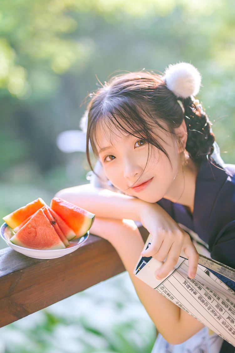 汉服美女古典清纯可爱时尚搭配写真图片