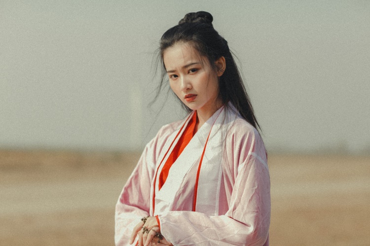 古装美女紫霞仙子女神户外小清新甜美笑容图片