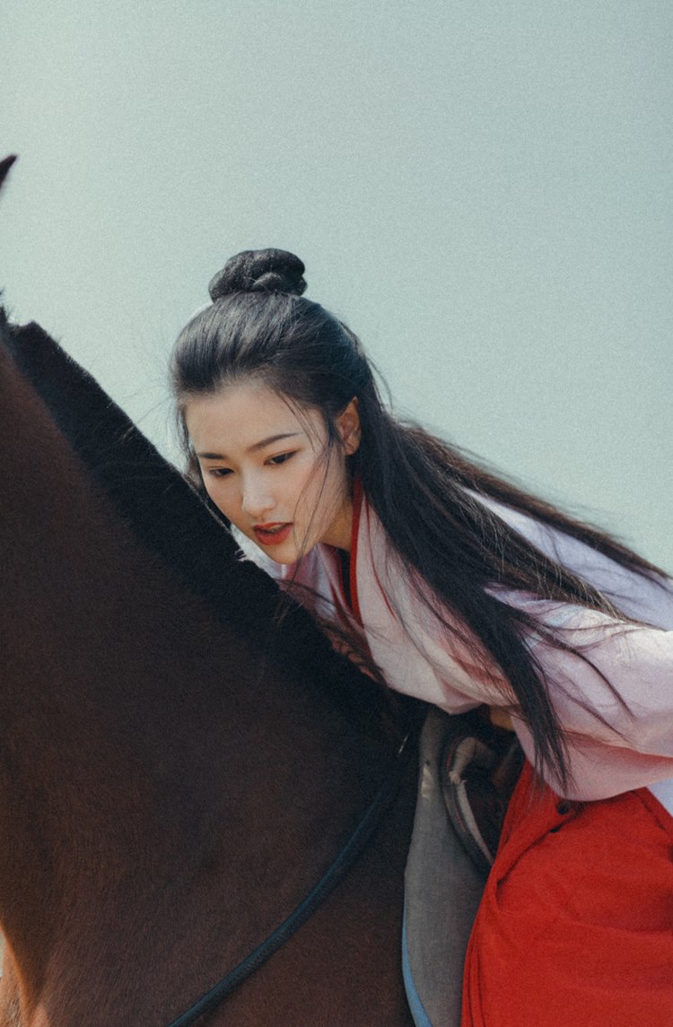 古装美女紫霞仙子女神户外小清新甜美笑容图片