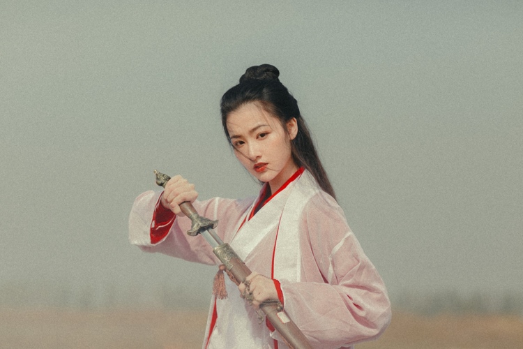 古装美女紫霞仙子女神户外小清新甜美笑容图片