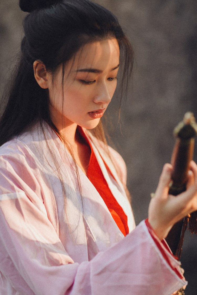 古装美女紫霞仙子女神户外小清新甜美笑容图片