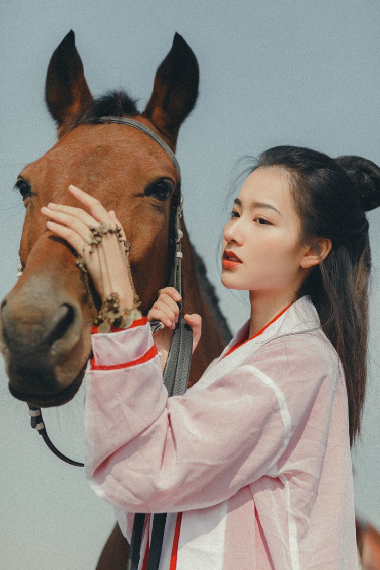 古装美女紫霞仙子女神户外小清新甜美笑容图片