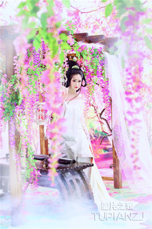 妖姬古装美女图 红唇狐媚撩人