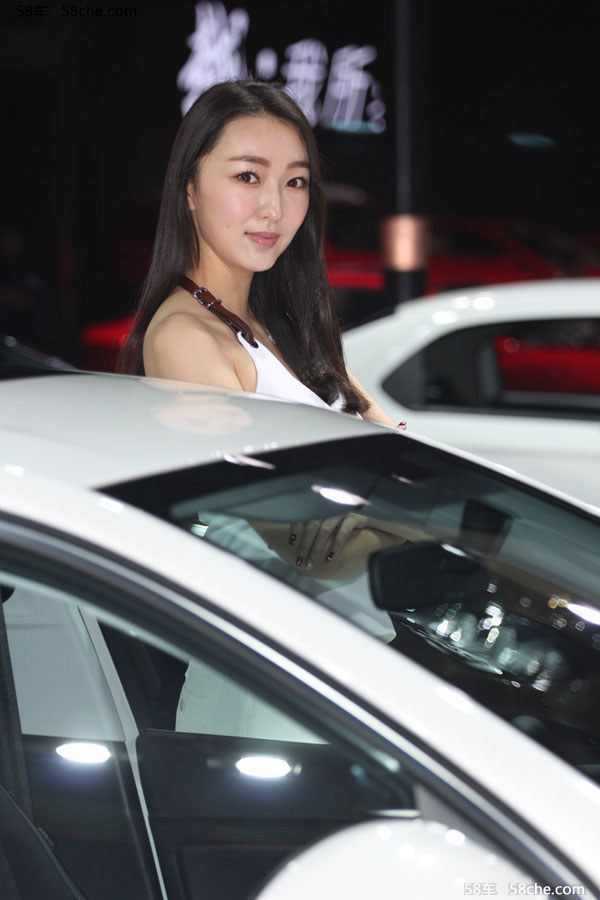 风姿卓越的高挑嫩模身姿曼妙迷人性感艺术照片