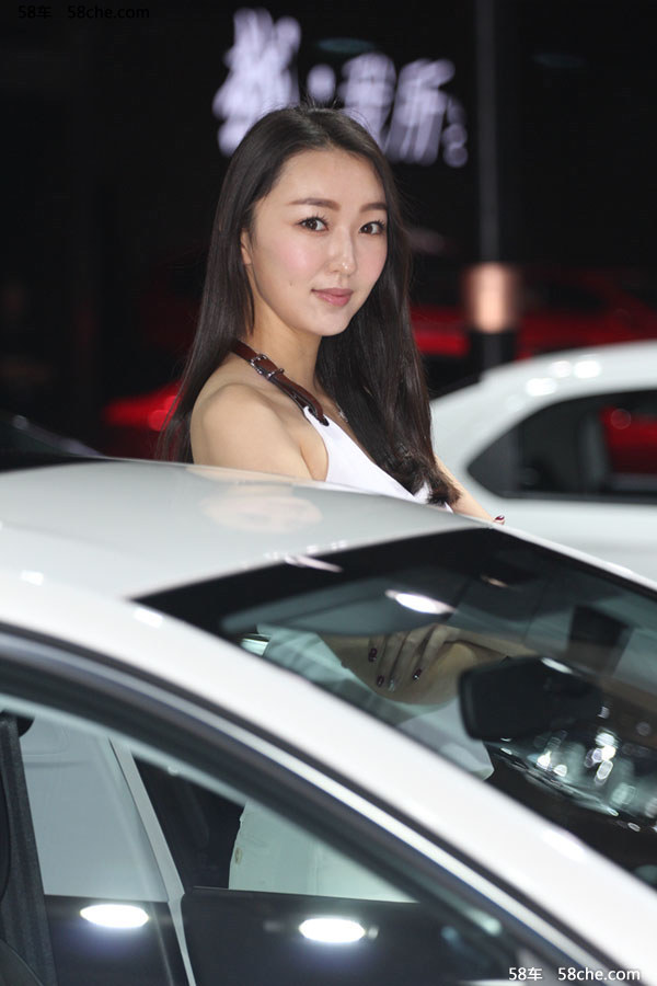 风姿卓越的高挑嫩模身姿曼妙迷人性感艺术照片