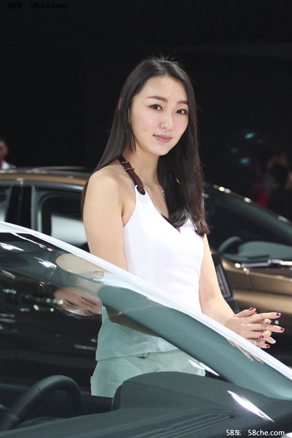 风姿卓越的高挑嫩模身姿曼妙迷人性感艺术照片