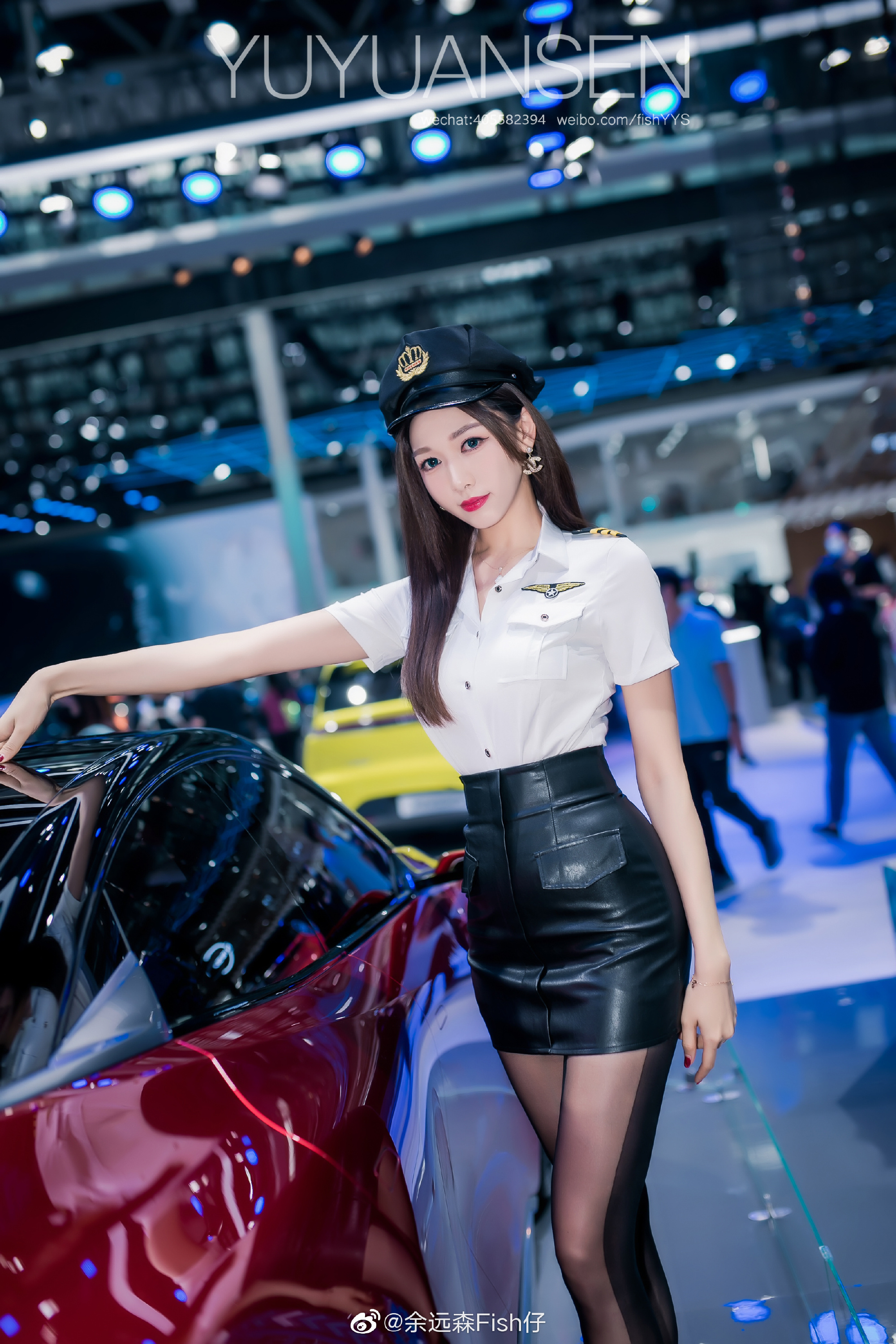 美女车模黑丝制服性感火辣私拍