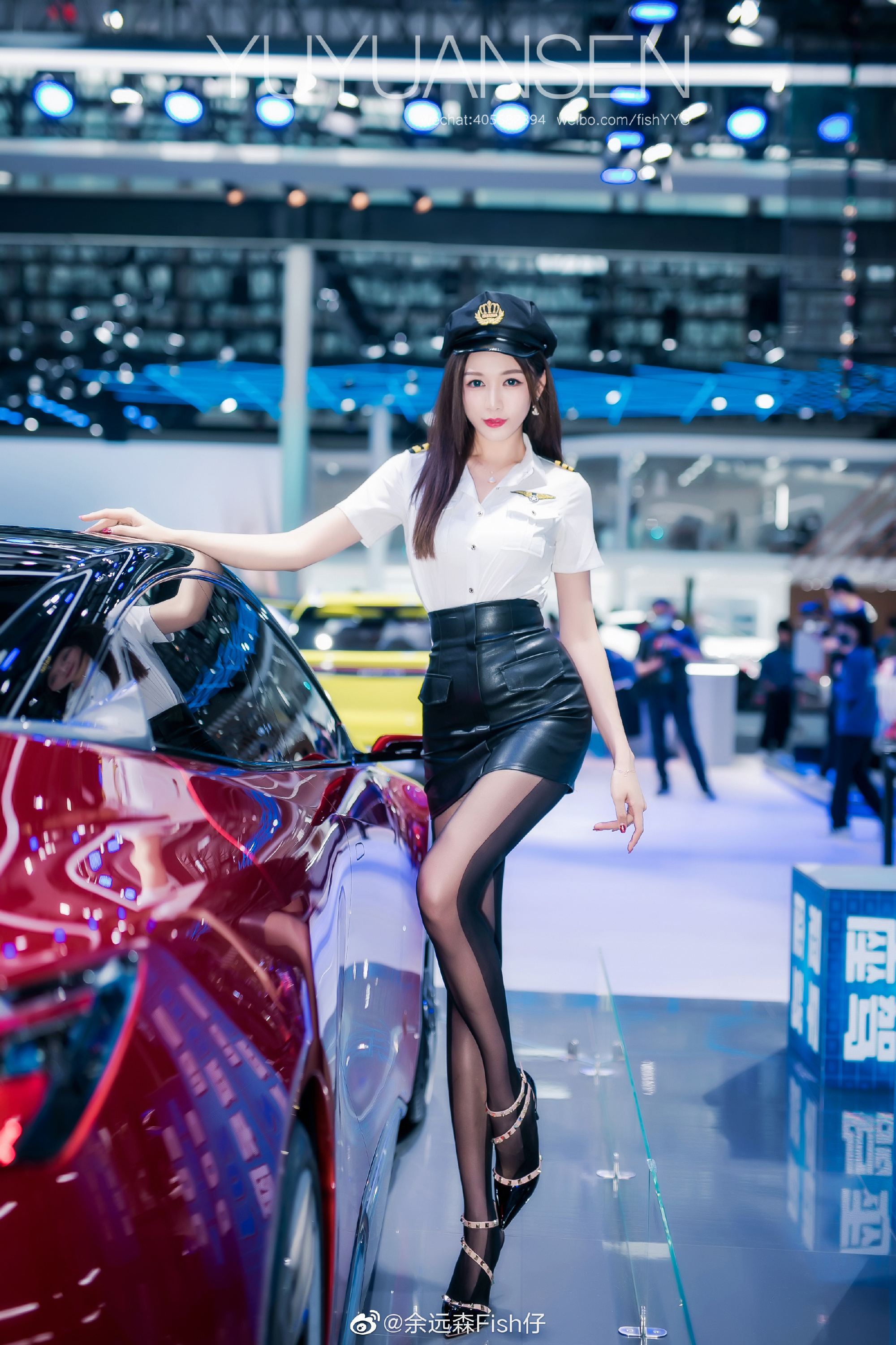 美女车模黑丝制服性感火辣私拍