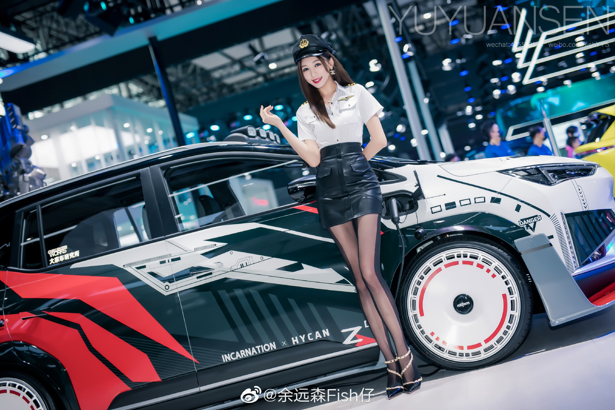 美女车模黑丝制服性感火辣私拍