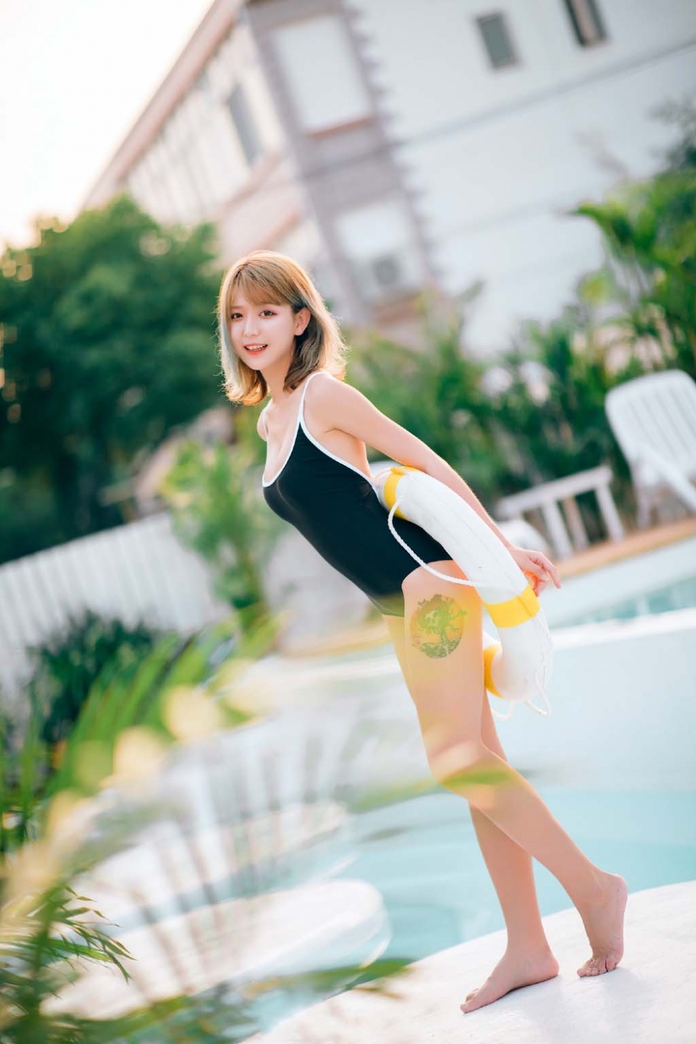 清纯美眉比基尼泳衣细腰长腿苗条身材高清美女图片